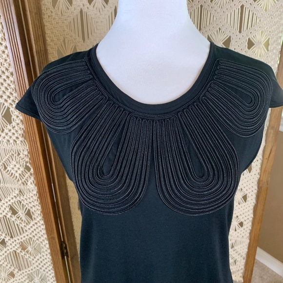 Cable & Gauge Short Sleeve Embroidered scoop neck Small NWT - Picture 1 of 9